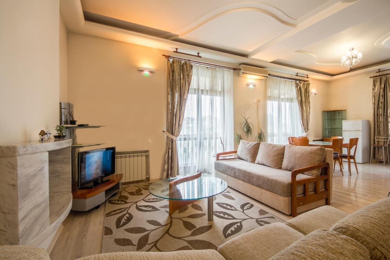 Central Apartments On Khreschatyk Kiev Extérieur photo